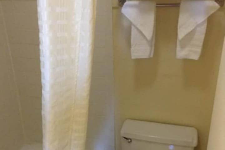 Room 16 of 32