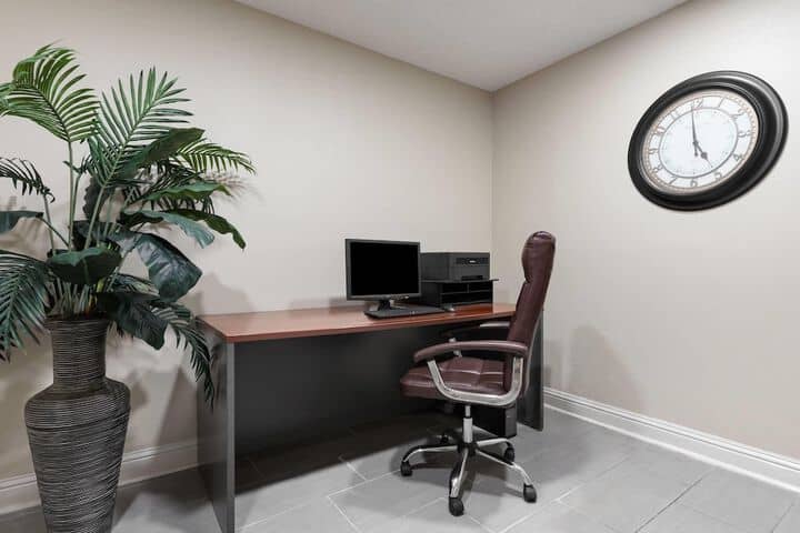 Business Center 29 of 32