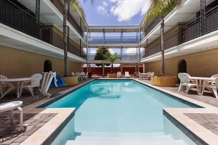 Pool 20 of 32