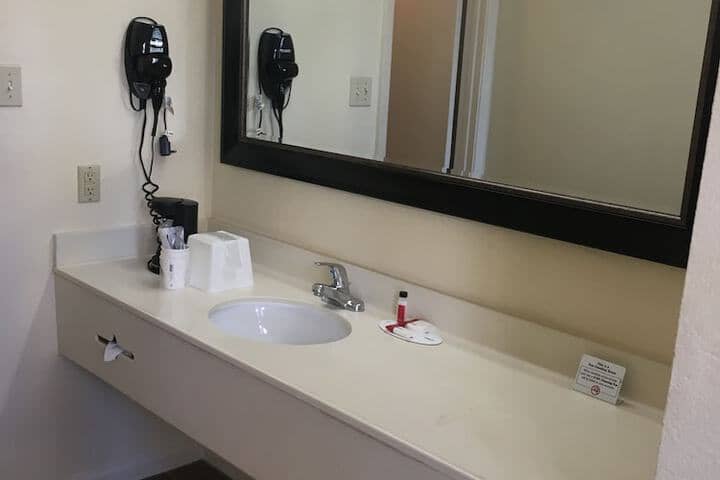 Room 5 of 32